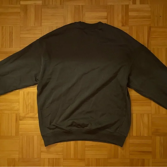 H&M Women's Dark Gray Crewneck Sweater (Size S) - Picture 3 of 4